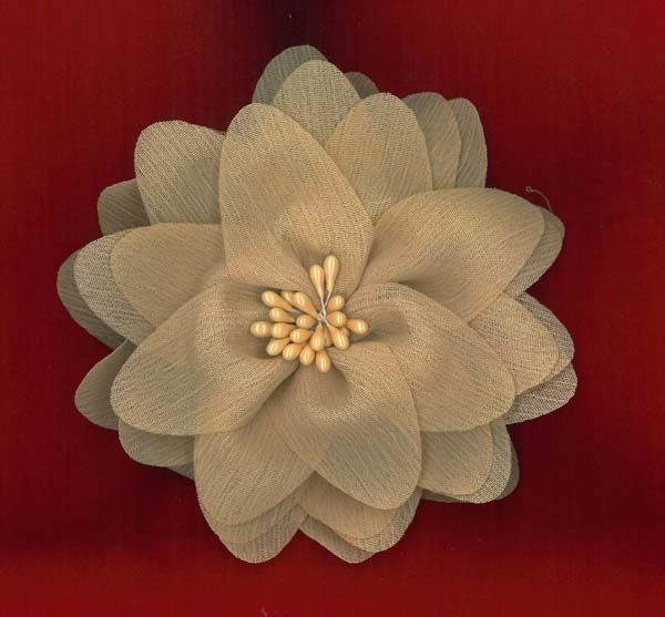 FLOWER BROOCH - HONEY