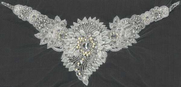 3D CRYSTAL BEADED MOTIF (SOLD SINGULARLY) - SIL/IV/WHITE